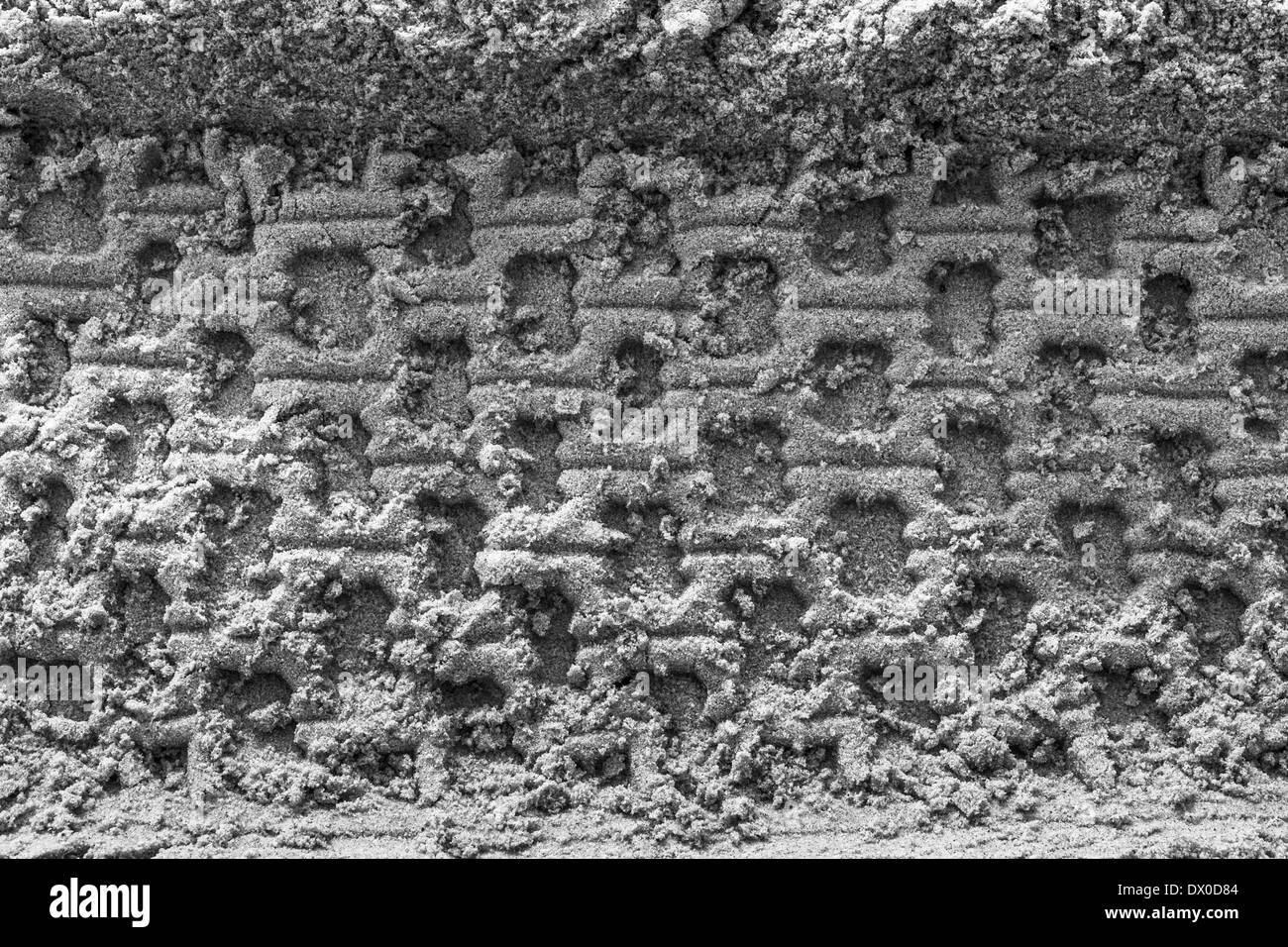 Das Reifenprofil des Reifens auf dem Boden Stockfoto