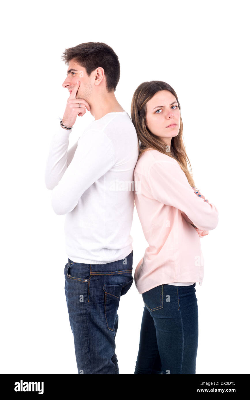 Junges Paar in Uneinigkeit isoliert in weiß Stockfoto