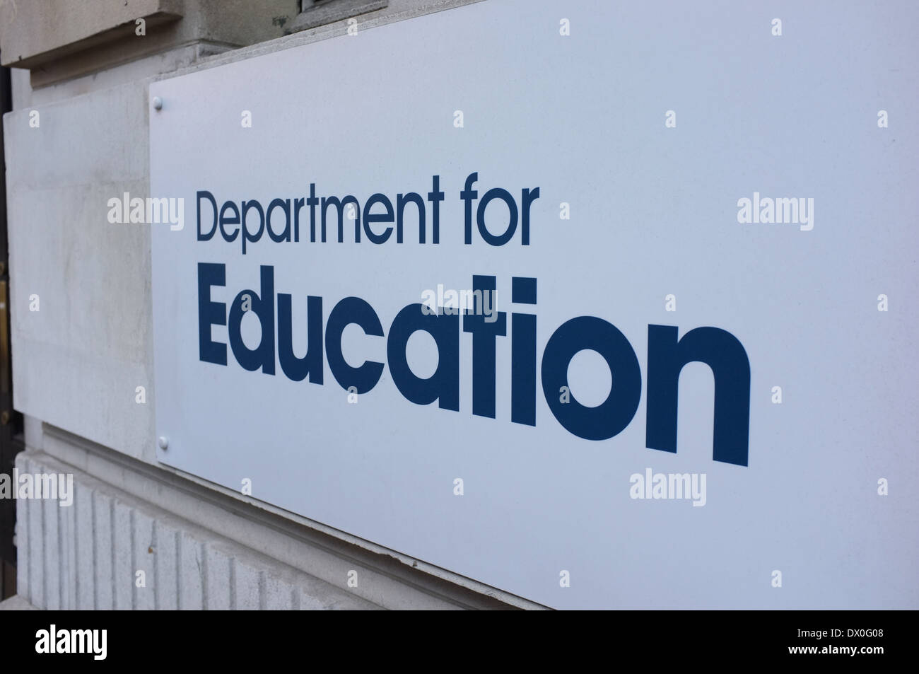 Abteilung für Bildung und Qualifizierung Außenwand Zeichen Heiligtum Gebäude große Smith street Westminster London sw1 2014 Stockfoto