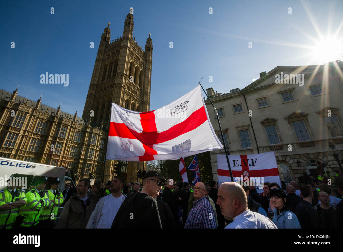 Englisch ehrenamtliche Kräfte (EVF) Anti-islamistischen Protestmarsch in London Stockfoto