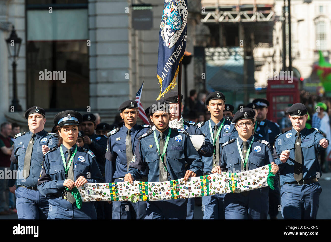 London, Großbritannien. 16. März 2014. Freiwillige Polizei Kadetten aus Hendon während des jährlichen St Patrick's Day Parade in London. Fotograf: Gordon Scammell/Alamy leben Nachrichten Stockfoto