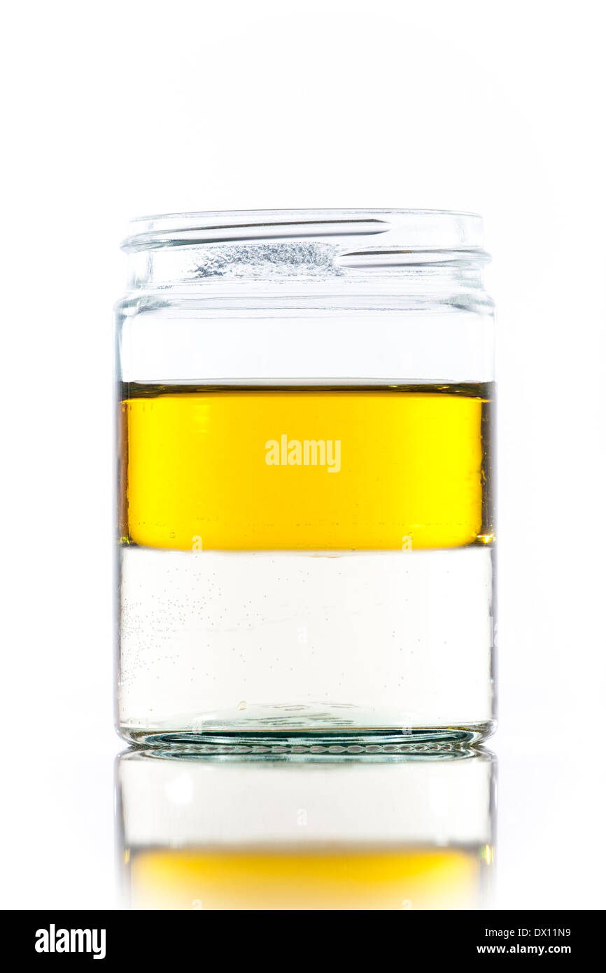 Ol Wasser In Einem Glas Stockfotografie Alamy