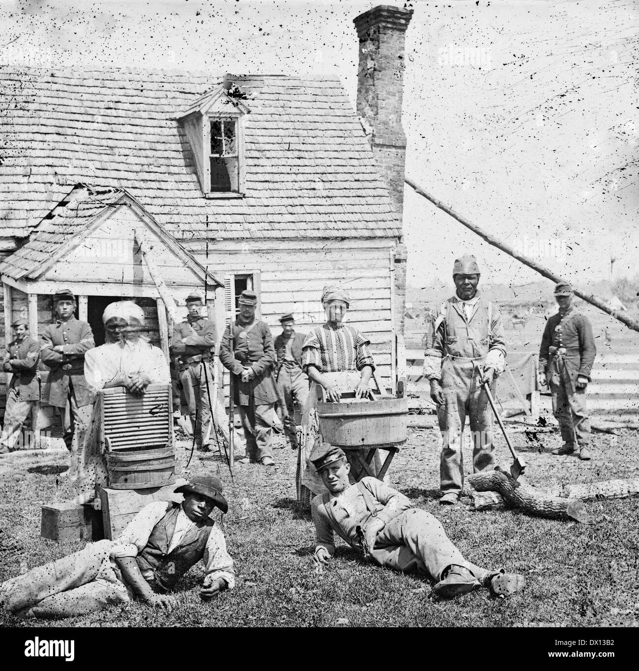 Yorktown, Virginia (Umgebung). Gruppe der Feldzüge in Allens Bauernhaus in der Nähe von Williamsburg Road 1860er Jahren USA Bürgerkrieg Stockfoto