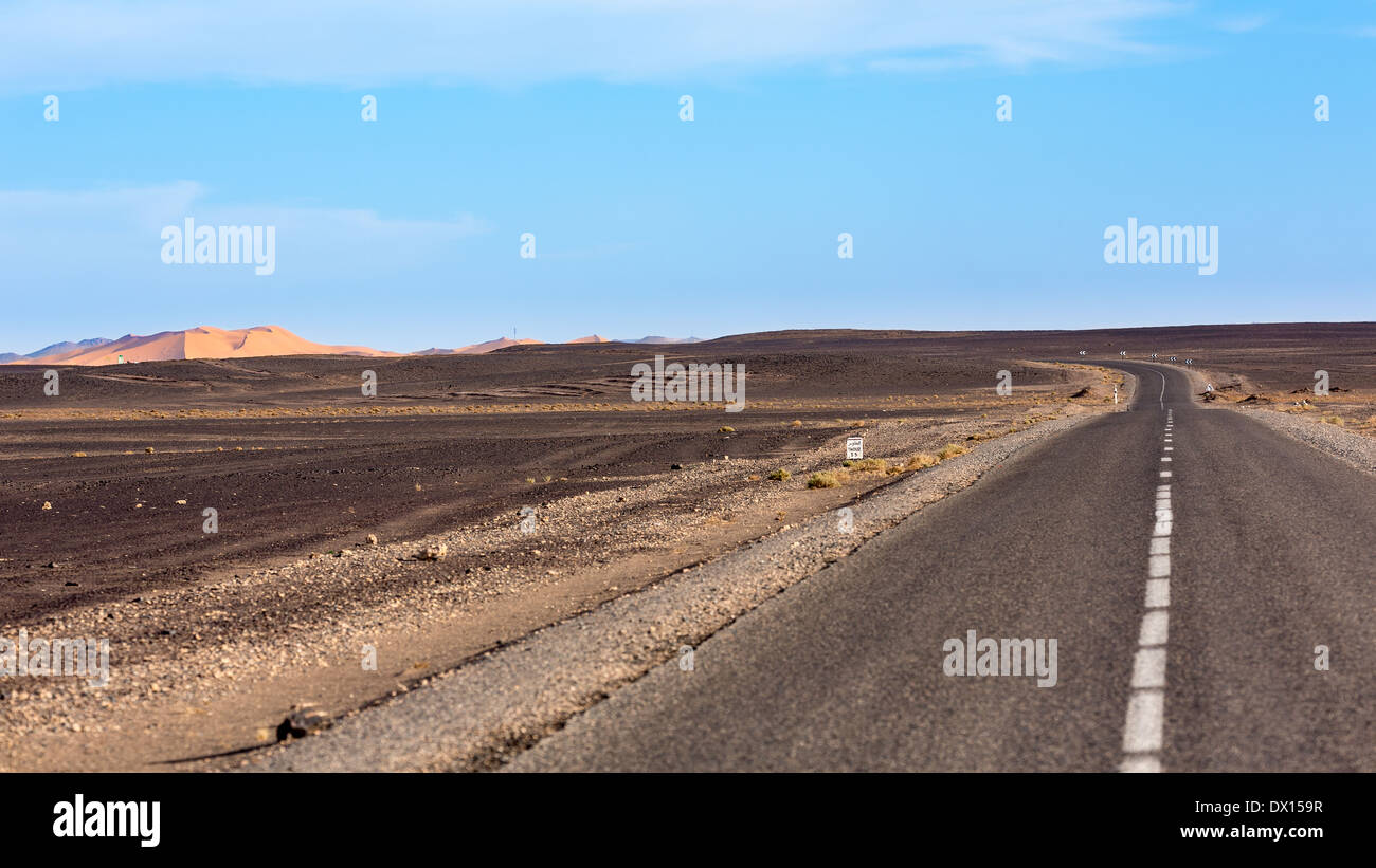 Ankunft in Merzouga Wüste Dorf und der Erg Chebbi, Marokko, Afrika Stockfoto