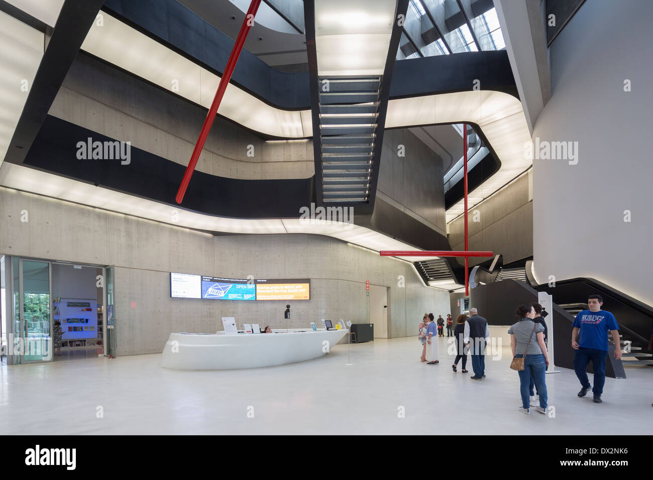 Interieur, das MAXXI – National Museum des 21. Jahrhunderts Kunst ... Interieur, das MAXXI – National Museum des 21. Jahrhunderts Kunst ...
