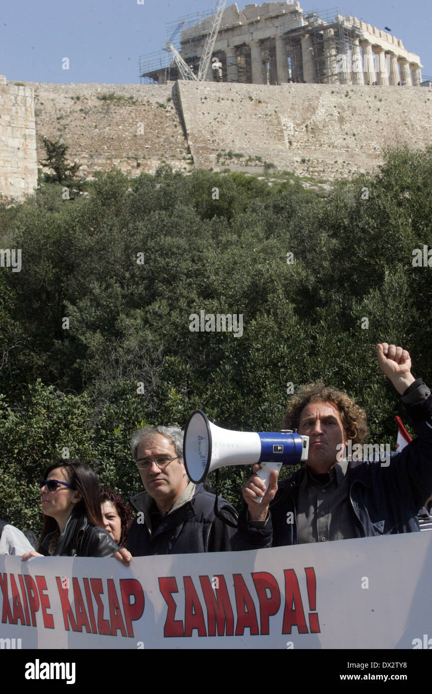 Athen, Griechenland. 17. März 2014. Entlassene Lehrer nehmen an einem Protest außerhalb der archäologischen Stätte der Akropolis in Athen, Griechenland, 17. März 2014. Lehrer protestieren gegen Entlassung Maßnahmen lässt sie keine Arbeitsplätze. Bildnachweis: Marios Lolos/Xinhua/Alamy Live-Nachrichten Stockfoto