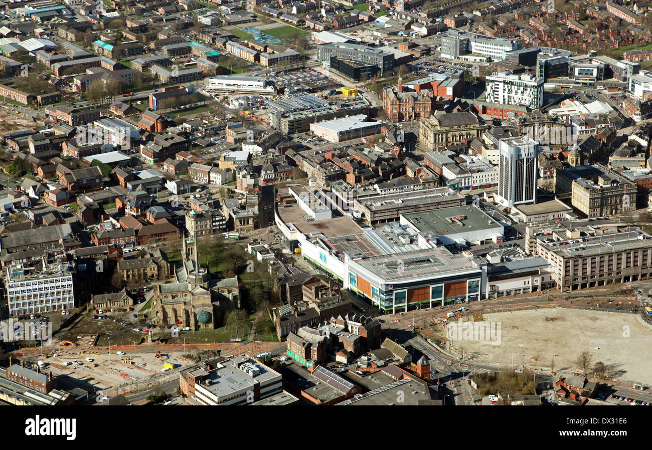 Luftaufnahme von Blackburn Stadtzentrum, Dom und Blackburn Shopping