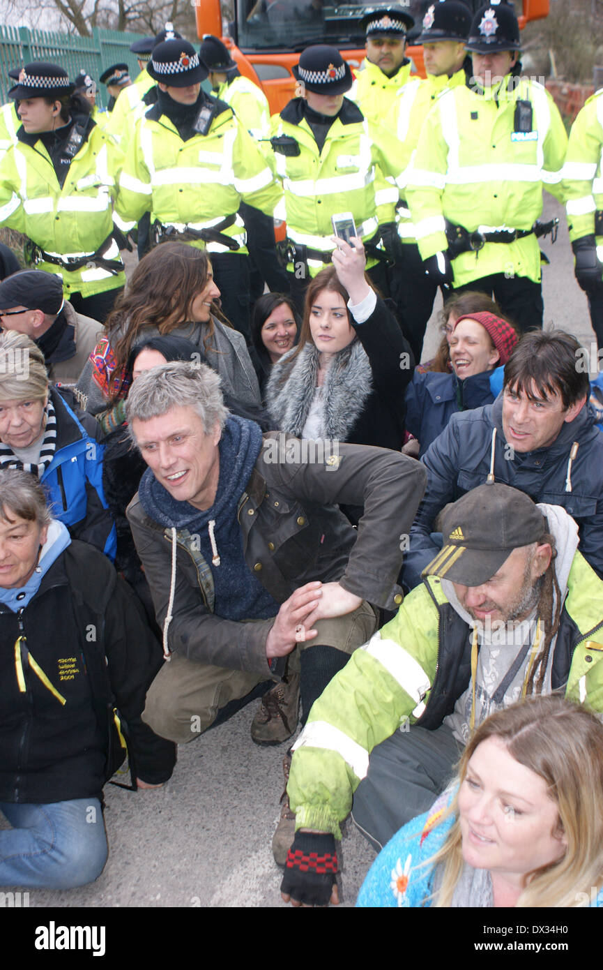 Bez 'Happy Mondays' besucht Barton Moos, unterstützen die Anti-Fracking-Demonstration Stockfoto