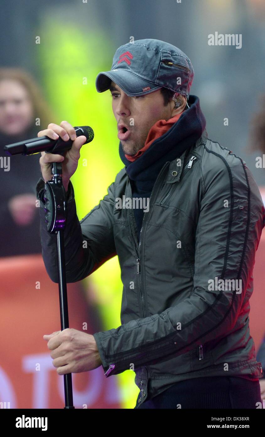 New York, NY, USA. 17. März 2014. Enrique Iglesias in Anwesenheit für NBC heute zeigen Konzert mit Enrique Iglesias, Rockefeller Plaza, New York, NY 17. März 2014. Bildnachweis: Kristin Callahan/Everett Collection/Alamy Live-Nachrichten Stockfoto