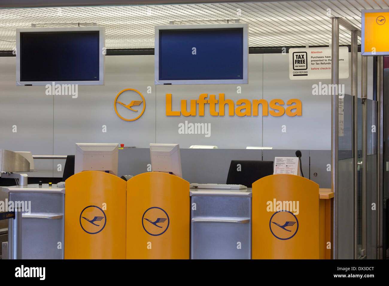 Kann Ich Bei Lufthansa Am Schalter Einchecken www.alamy.de