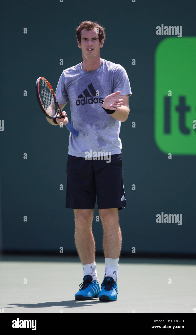 Key Biscayne, FL, USA. 17. März 2014. ANDY MURRAY aus Großbritannien praktiziert an Crandon Park Tennis Centre, Key Biscayne, Miami, Florida in den Sony Open Tennisturnier. Montag, 17. März 2014. -Sony Open - Tennis ATP-WTA - Miami - 2014 - USA - 17. März 2014. Bildnachweis: Mike Frey/Alamy Live-Nachrichten Stockfoto