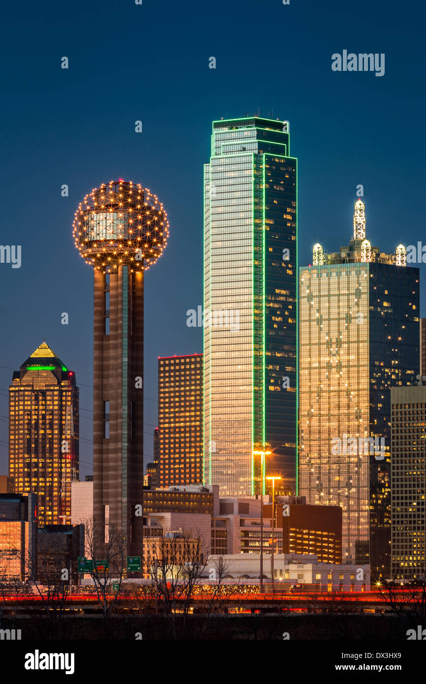 Dallas Wolkenkratzer bei Sonnenuntergang Stockfoto