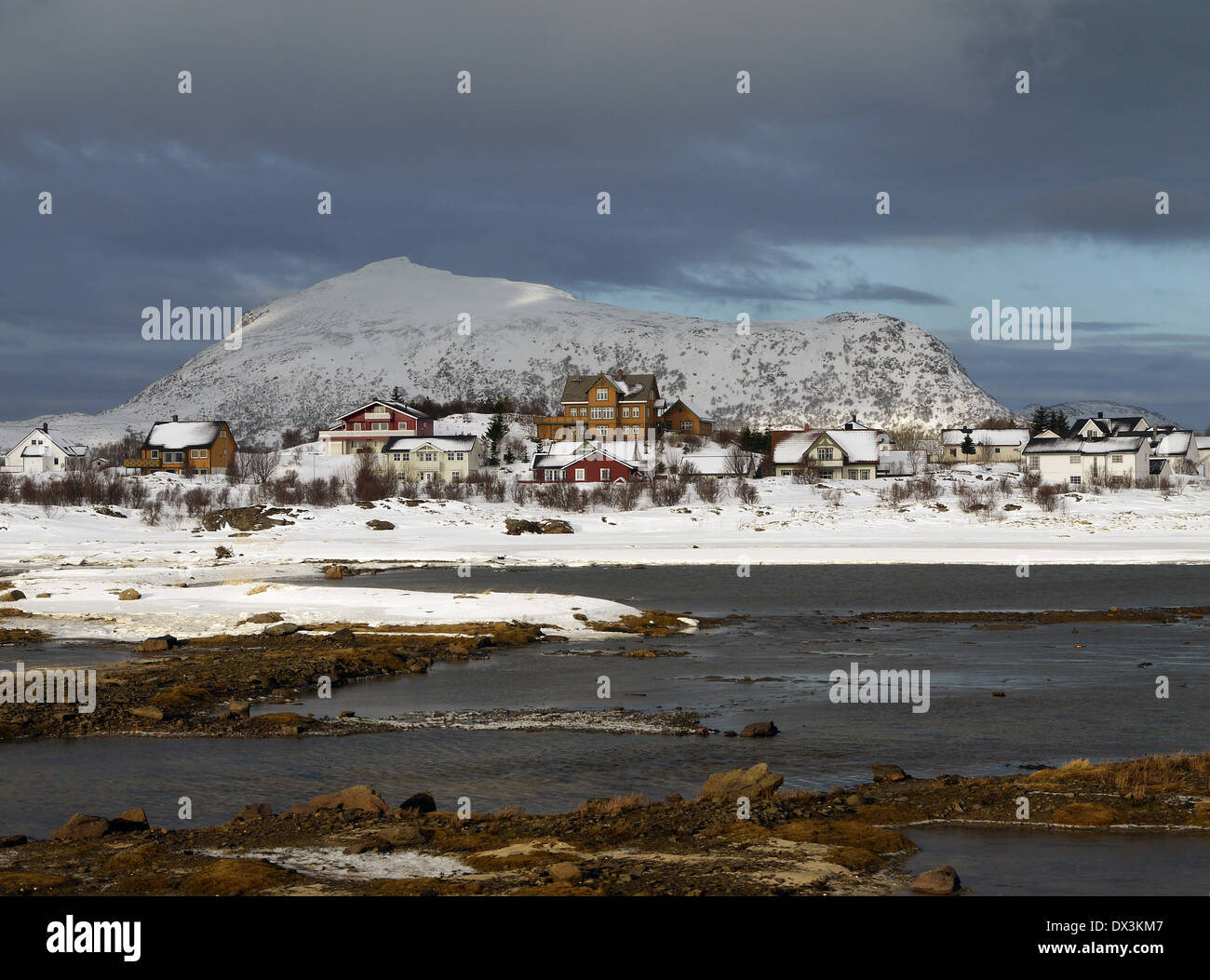 Dorf auf Vestvågøy, Lofoten, Nordland, Norwegen Stockfoto