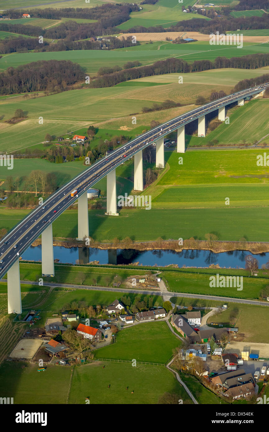 Luftaufnahme, Mintarder Ruhrtalbrücke Brücke über die Ruhr-Tal, Ruhr, Autobahn A52, Mülheim an der Ruhr, Region Ruhrgebiet Stockfoto