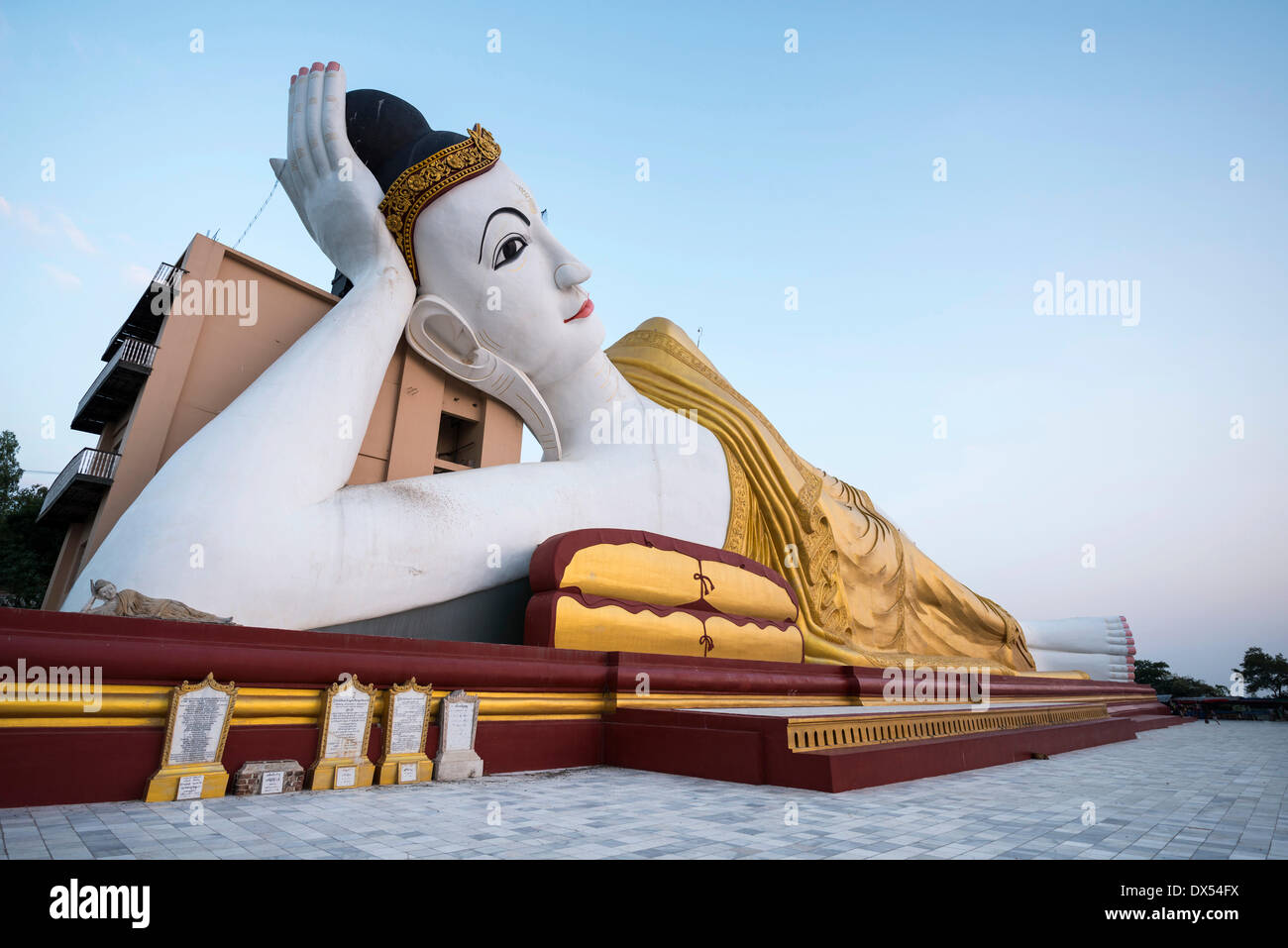Liegender Buddha, Statue, Maha Bodhi Ta Htaung, Monywa, Sagaing Region, Myanmar Stockfoto