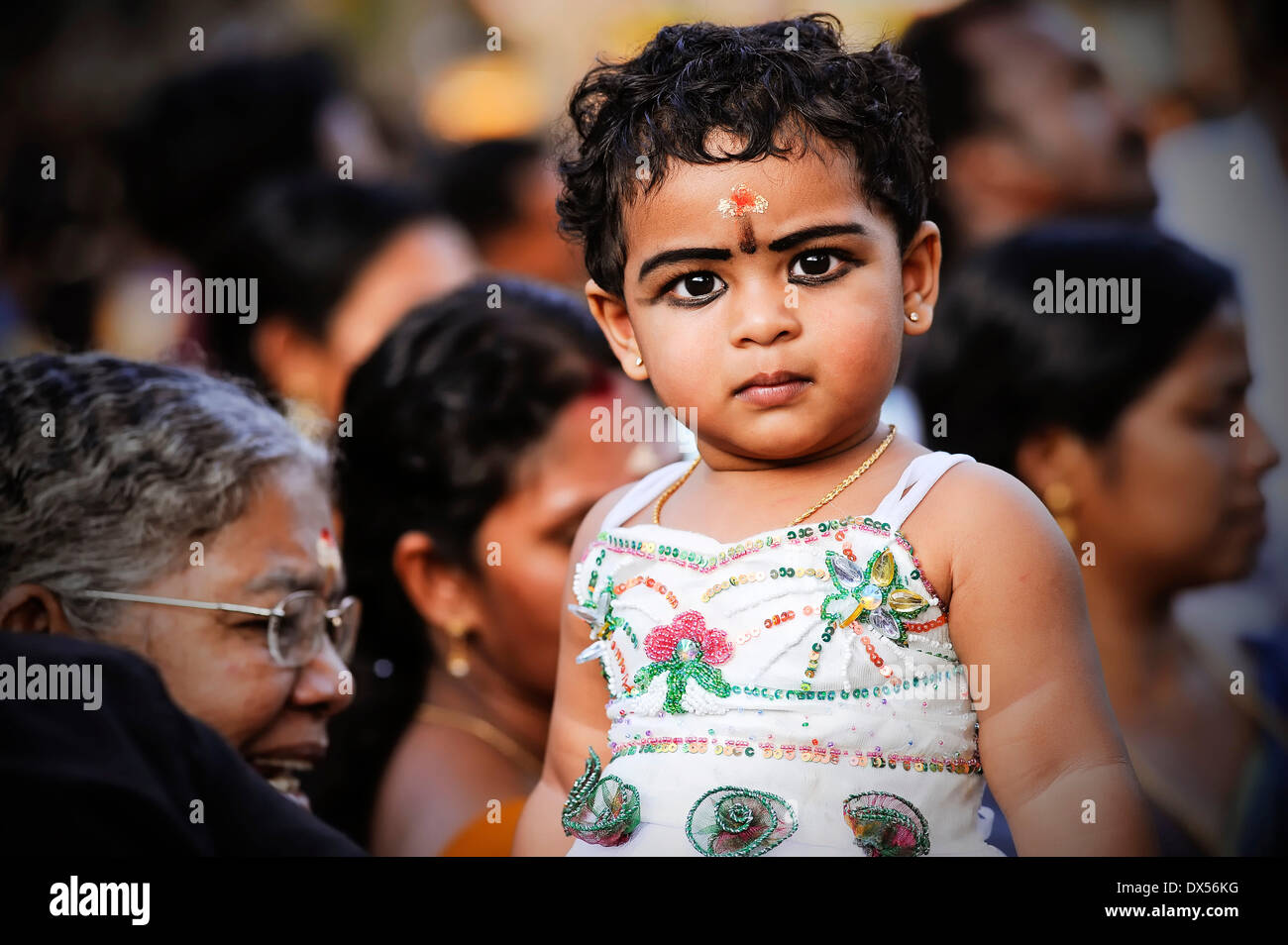 Mädchen am Hindu-Tempel Festival, Thrissur, Kerala, Südindien, Indien Stockfoto