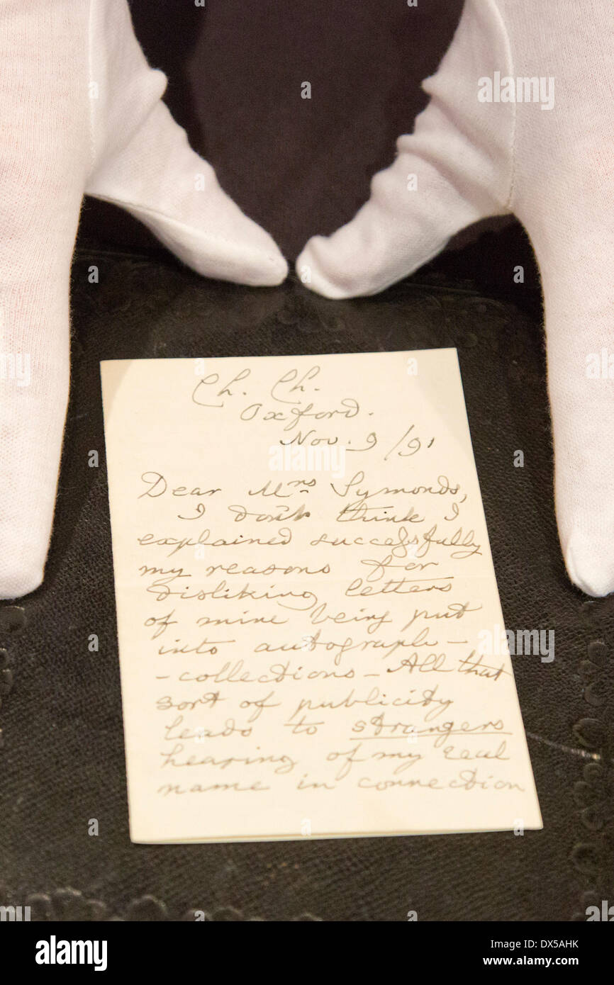 London, UK, 18. März 2014. Der Brief von Alice im Wunderland Autor Lewis Carroll (unter seinem richtigen Namen Charles Dodgson) an einen Freund beschwerte sich über die Nachteile der Ruhm geht unter den Hammer und wird voraussichtlich 3.000 £-£4, 000 zu holen. In dem Brief sagt Carroll, er haßte Werbung so intensiv, dass "manchmal fast ich, dass ich nie irgendwelche Bücher überhaupt geschrieben hatte wünschte". Bücher, Karten, Handschriften und historische Fotografien der Bonhams Auktion findet am 19. März 2014. Bildnachweis: Nick Savage/Alamy Live-Nachrichten Stockfoto