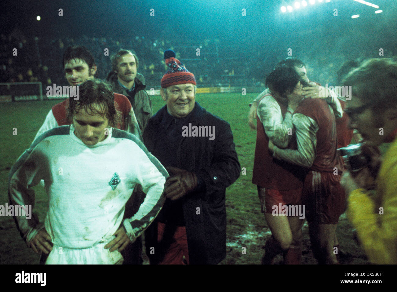 Football dfb cup 1974 1975 final Fotos und Bildmaterial in hoher