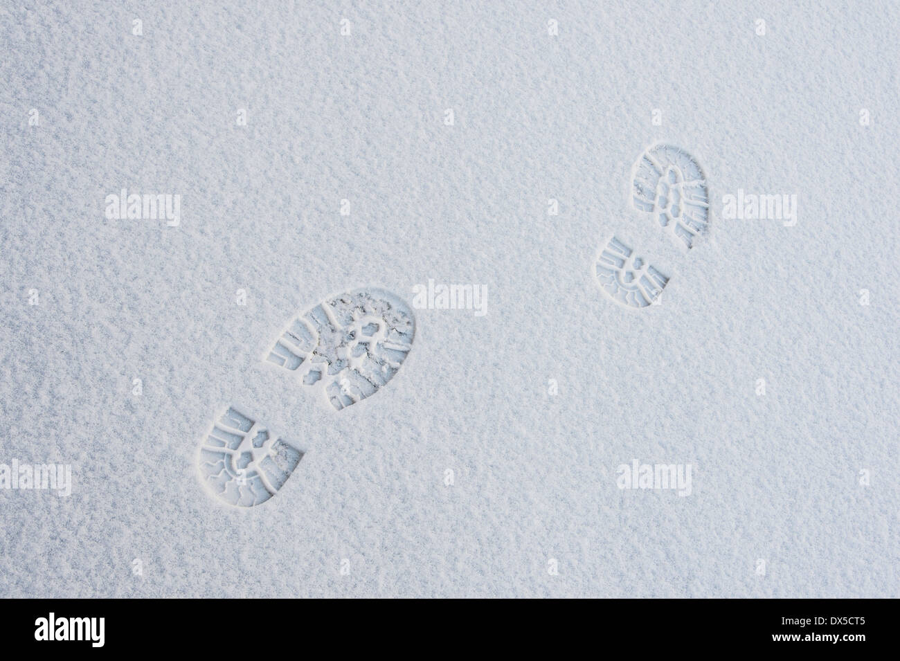 Menschenspuren im schnee -Fotos und -Bildmaterial in hoher Auflösung ...