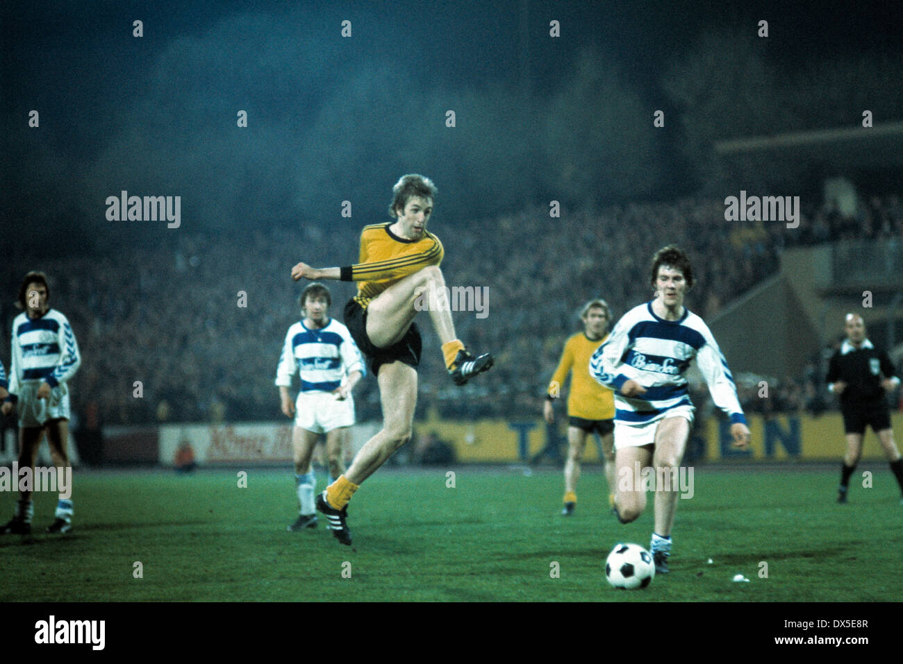 Football dfb cup 1974 1975 final Fotos und Bildmaterial in hoher