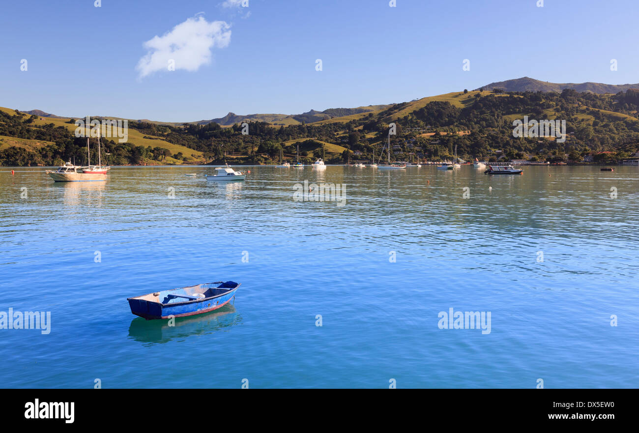 Altes Boot Akaroa Harbour Bucht, Südinsel, Neuseeland Stockfoto