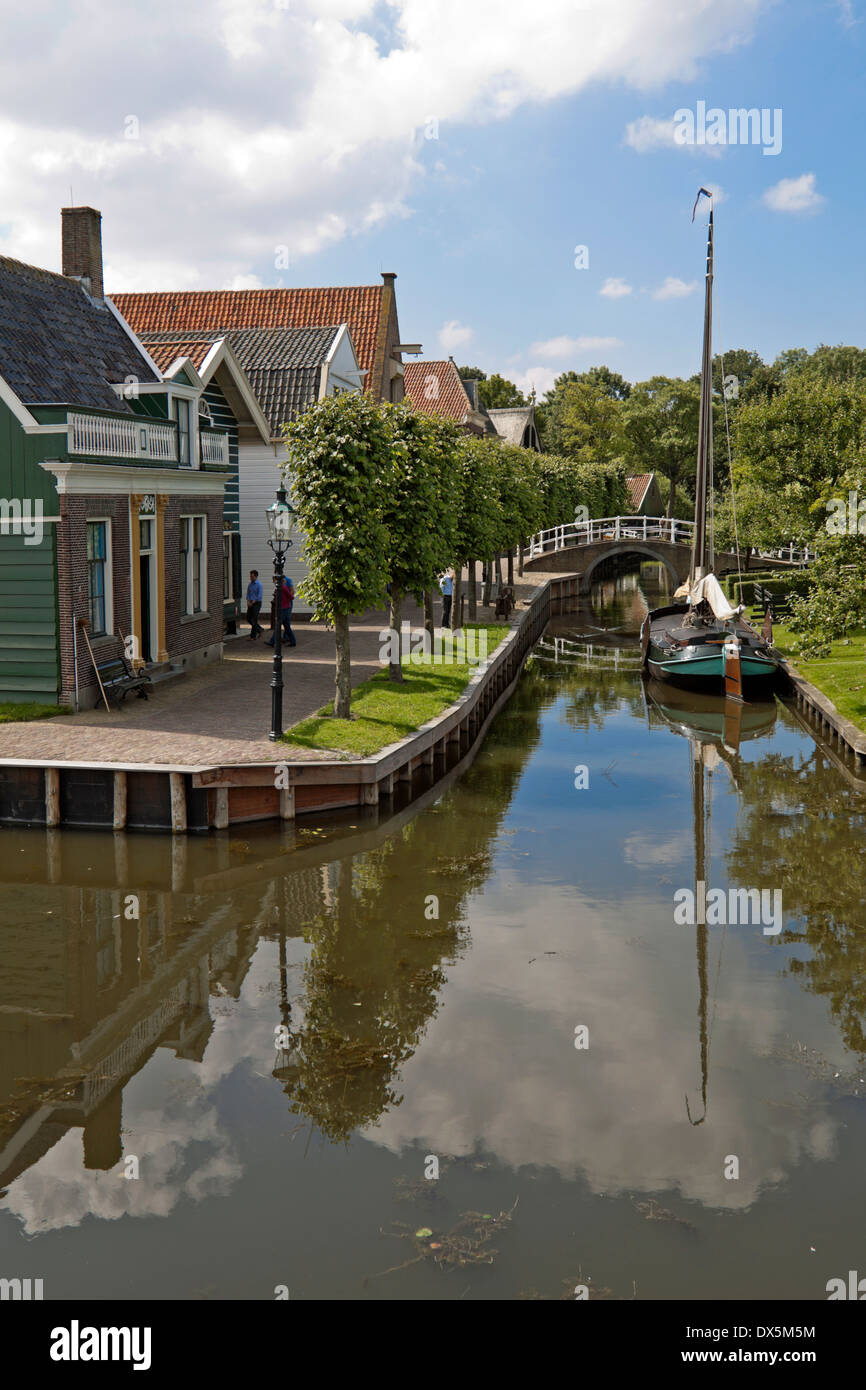 Historische Architektur an das Zuiderzeemuseum, ein Kultur- und maritime Museum in Enkhuizen, Nordholland, Niederlande. Stockfoto