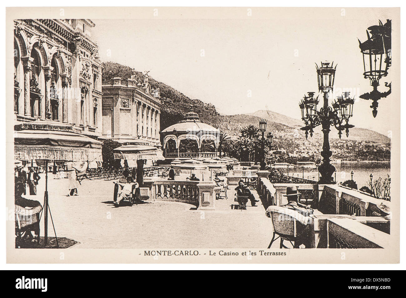 MONTE CARLO, MONACO - ca. 1920: alte Ansichtskarte mit Blick auf den berühmten Grand Casino Gebäude in Monte Carlo, Monaco, ca. 1920 Stockfoto