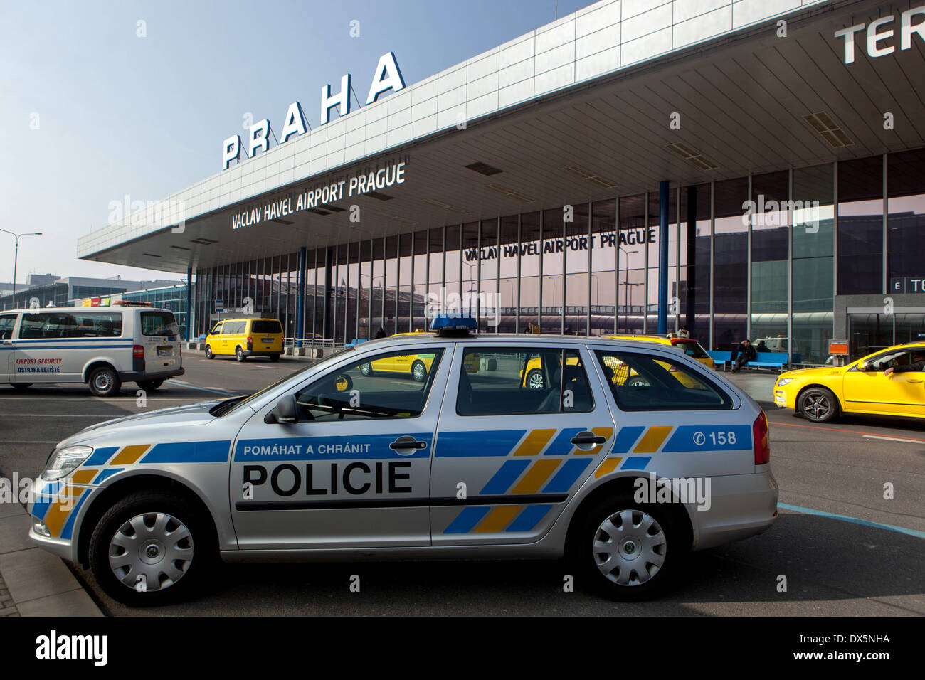 Prag Flughafen Tschechische Polizei Auto auf Vaclav Havel Flughafen, Ruzyne, Prager Polizei Tschechische Republik Stockfoto