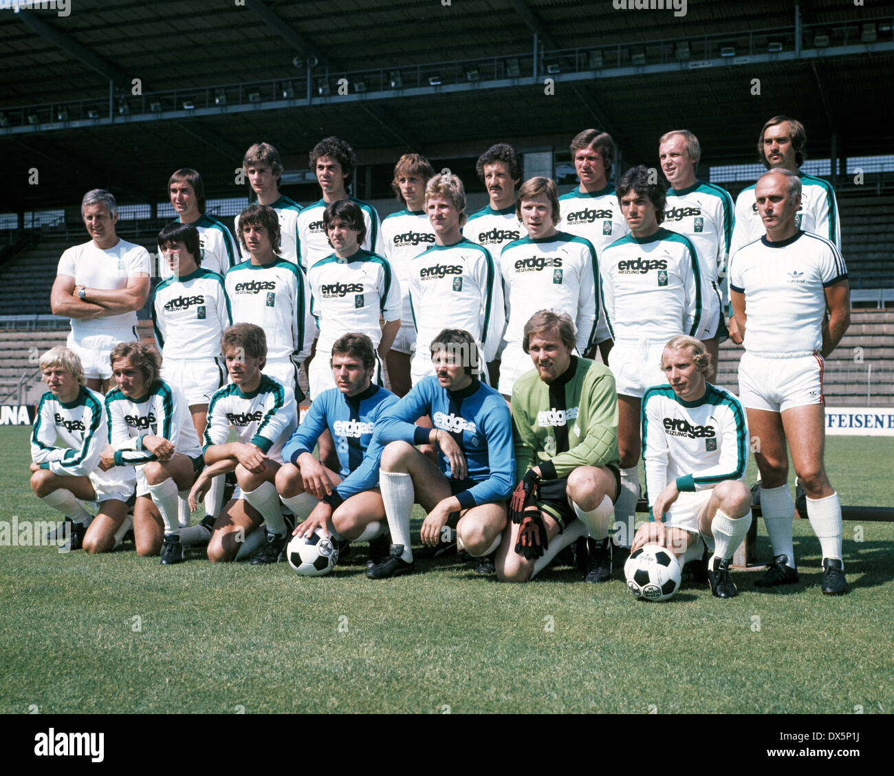 Fußball, Bundesliga, 1976/1977, Borussia Moenchengladbach, Team-Präsentation, team schoss hinter v.l.n.r. Dietmar Danner, Wilfried Hannes, Hans Klinkhammer, Gerd Engels, Herbert Heidenreich, Jupp Heynckes, Hans-Jürgen Wittkamp, Ulrich Stielike, mittlerer f. Stockfoto