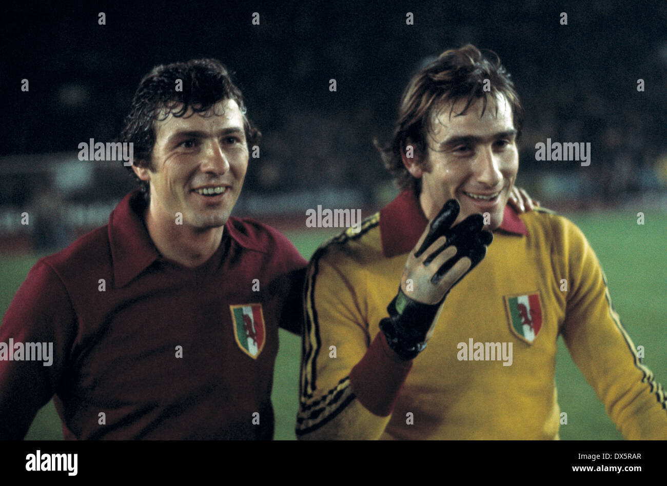 Fußball, European Champion Clubs Cup, Champions League, 1976/1977, zuletzt sechzehn, zurück Bein, Rheinstadions Duesseldorf, Borussia Moenchengladbach gegen Torino FC 0:0, in diesem Match Schiedsrichter Alfred Delcourt aus Belgien schickte drei Turin Spieler, Ziel-g Stockfoto