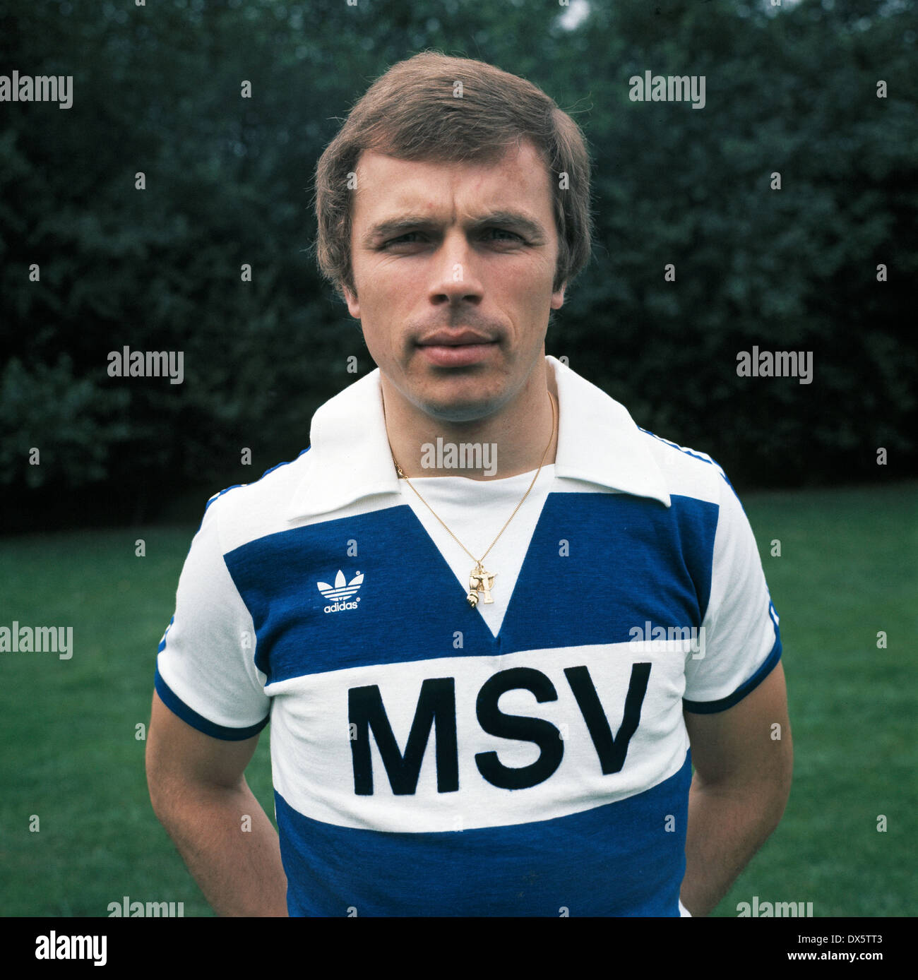 Bernard dietz msv Fotos und Bildmaterial in hoher Auflösung Alamy