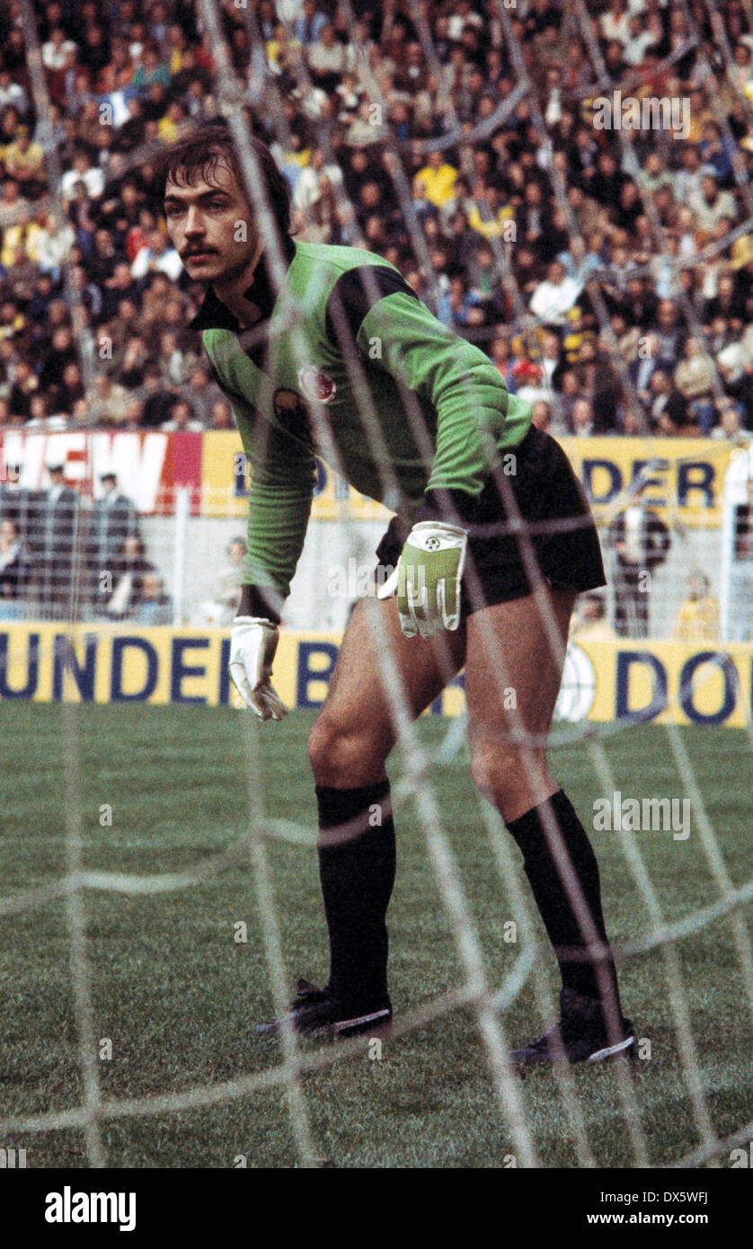 Fußball, Bundesliga, 1977/1978, Westfalenstadion, Borussia Dortmund vs. Fortuna Düsseldorf 1:2, Szene des Spiels, Keeper Joerg Daniel (Fortuna) Stockfoto