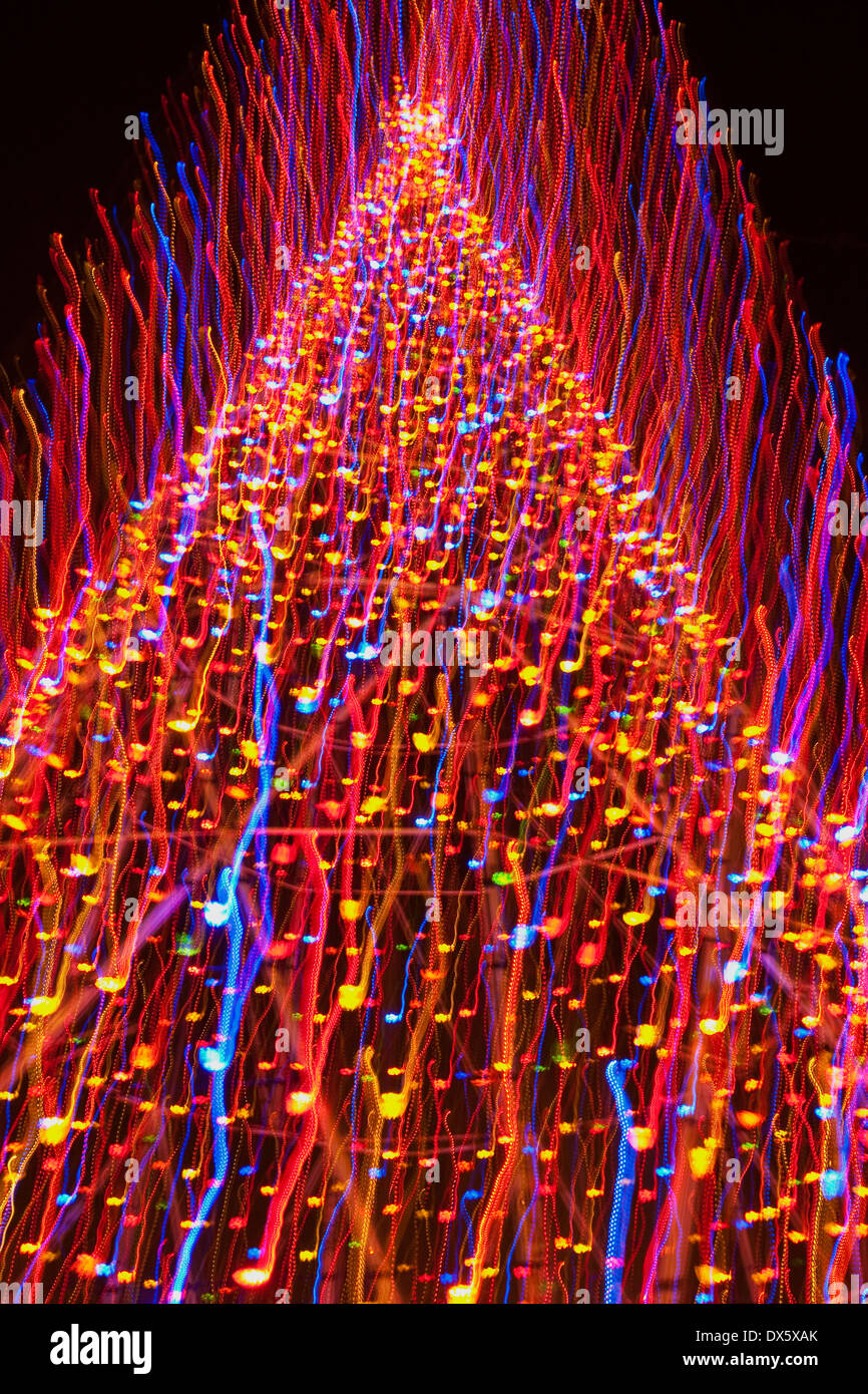 Weihnachtsbeleuchtung am Science North, Sudbury, Ontario, Kanada. Stockfoto