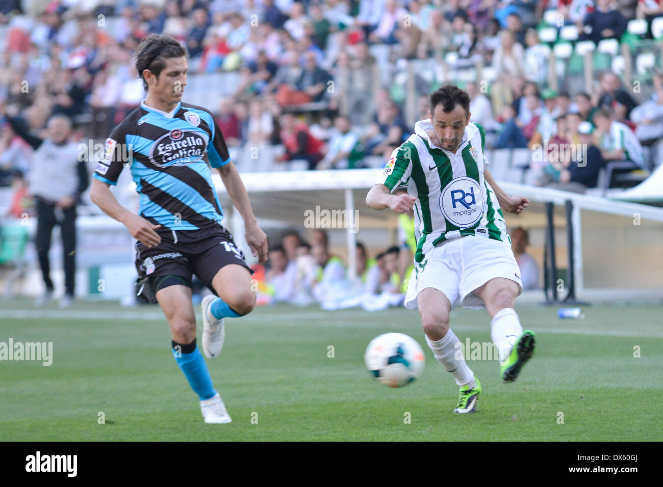 CORDOBA, Spanien - März 16: L? Pez Silva W(19) in Aktion während Spiel Liga Cordoba (W) Vs Lugo (B)(1-1) im städtischen Stadion Stockfoto