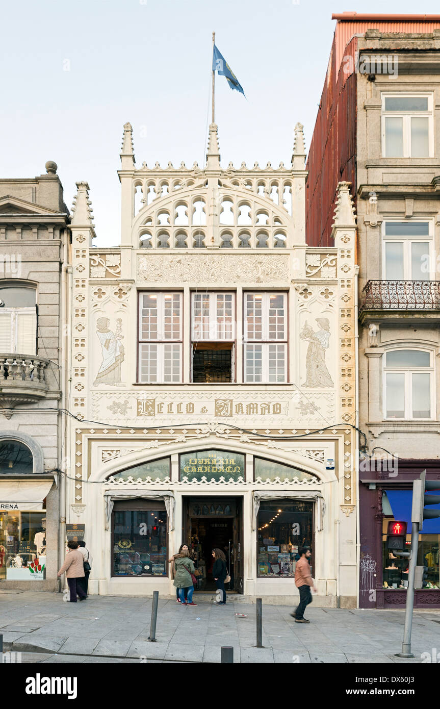 PORTO, PORTUGAL - März 12: Livraria Lello Buchhandlung Fassade am 12. März 2014 in Porto, Portugal. 1906 Francisco Xavier Esteves Stockfoto