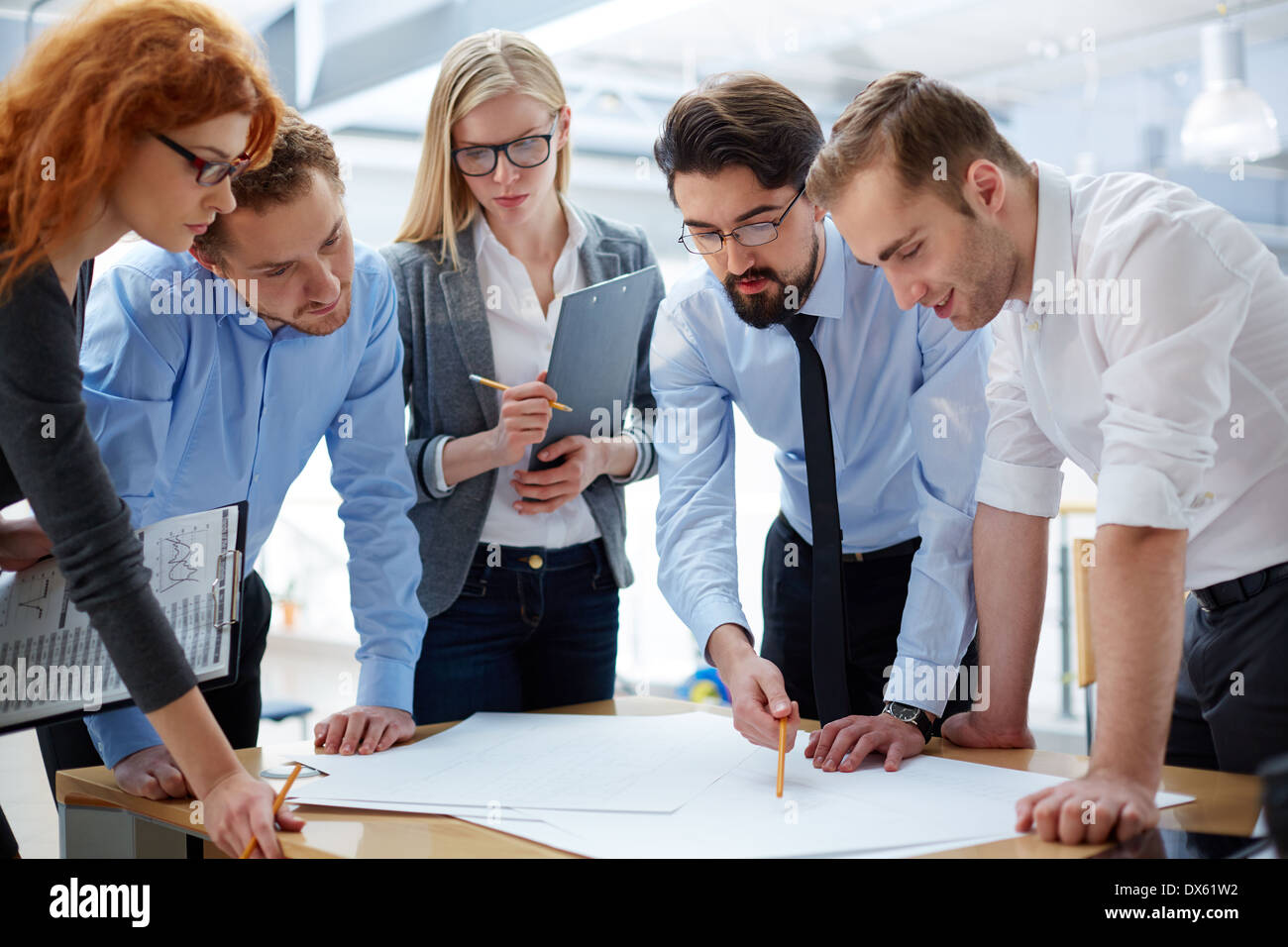 Business Team entwickelt gemeinsam im Büro planen Stockfoto