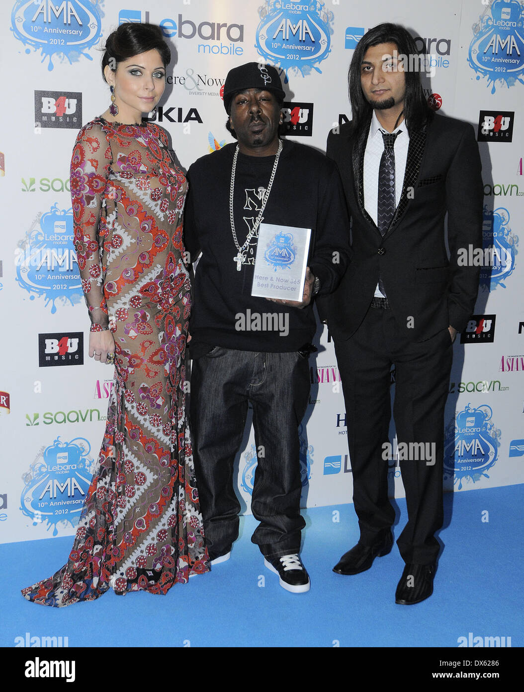 Kanika Kapoor, Shorty und Syed Lebara Lebara Mobile Asian Music Awards statt, in der Wembley Arena - Presse Zimmer London, England - 25.10.12 Featuring: Kanika Kapoor, Shorty und Syed Lebara wo: London, Vereinigtes Königreich bei: 25. Oktober 2012 Stockfoto