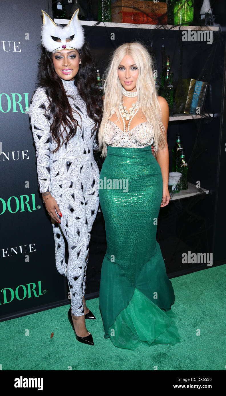 Lala Anthony und Kim Kardashian besuchen die Midori-Halloween party mit: Lala Anthony und Kim Kardashian Where: New York Ci Stockfoto