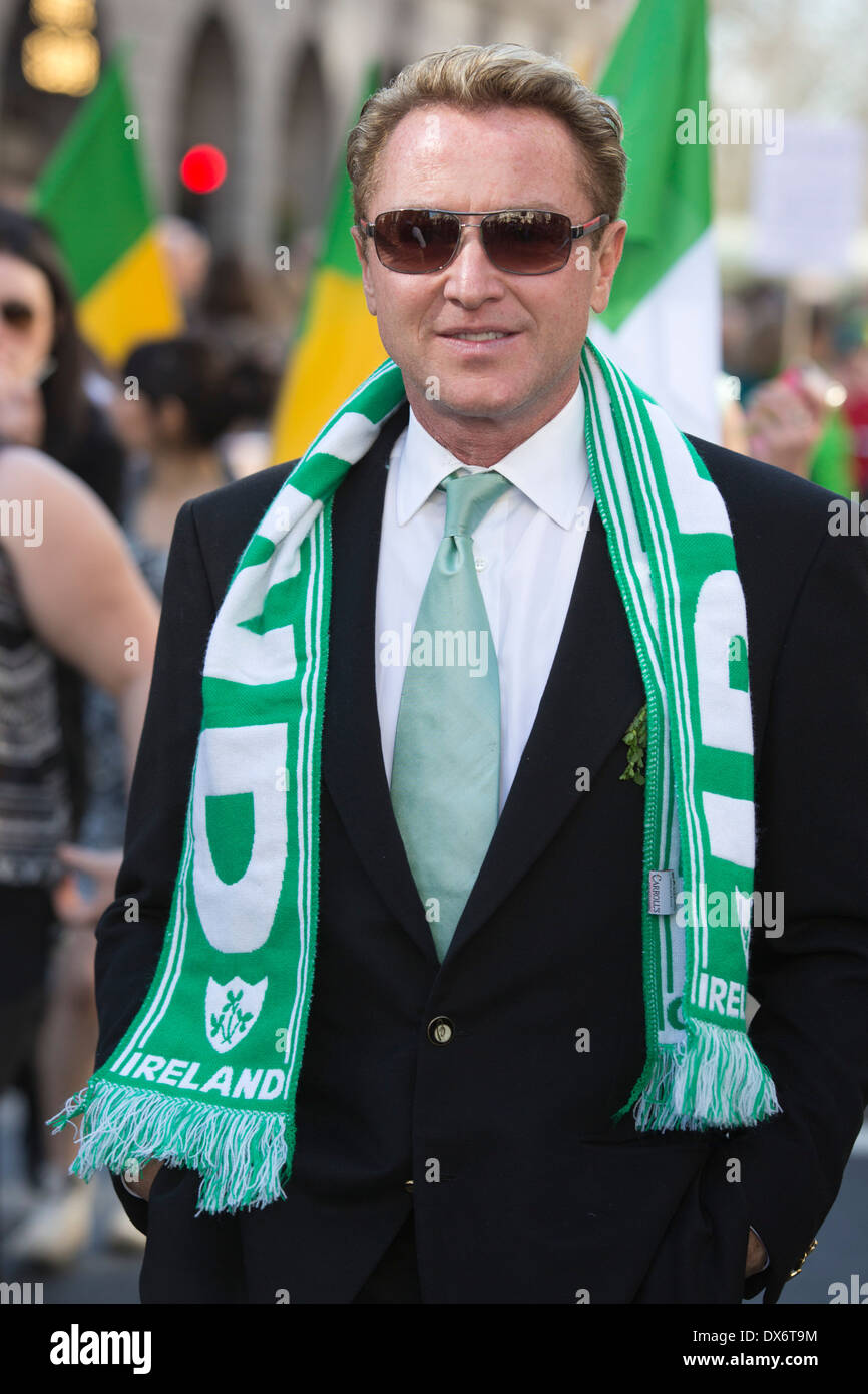 Irisch-amerikanischen Tanz-Star Michael Flatley führt der St. Patricks Day Parade im Zentrum von London. Stockfoto