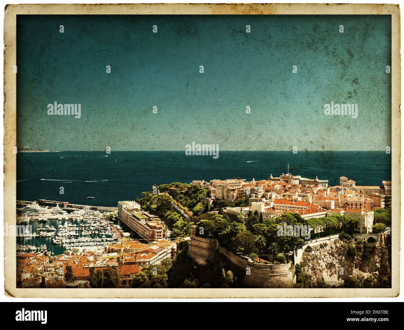 Blick von Monaco mit fürstlichen Palast und den Hafen. alte Ansichtskarte Stil Stockfoto