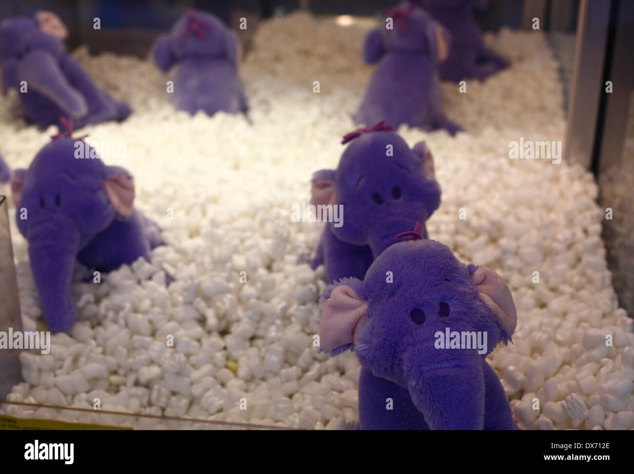 Stofftiere in einem Kirmes-Grabber Spiel. Stockfoto