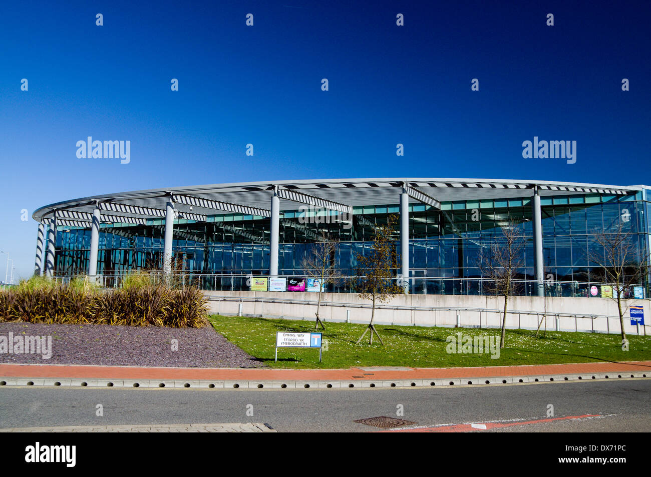 Cardiff International Swimmingpool, Sport Village, Bucht von Cardiff, Wales. Stockfoto