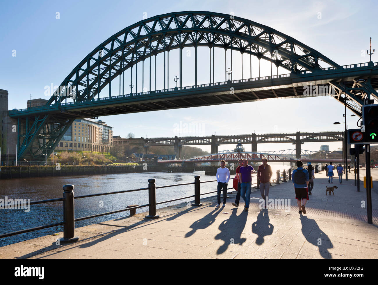 Newcastle Upon Tyne Skyline Gateshead die Tyne-Brücke über Fluß Tyne Tyne und tragen Tyneside England UK GB EU Europa Stockfoto