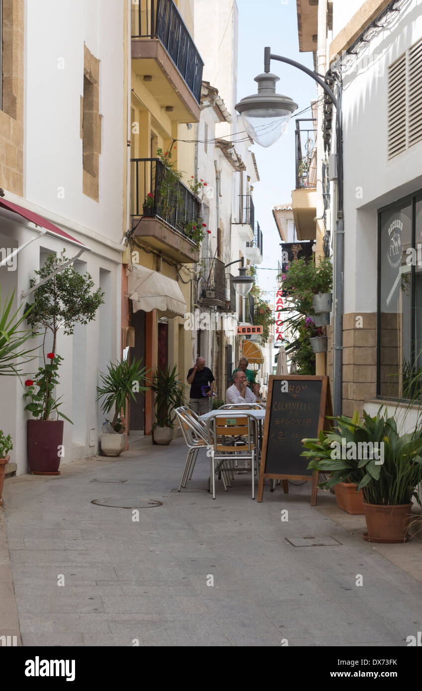 Straßencafé in Javea Altstadt, Spanien Stockfoto