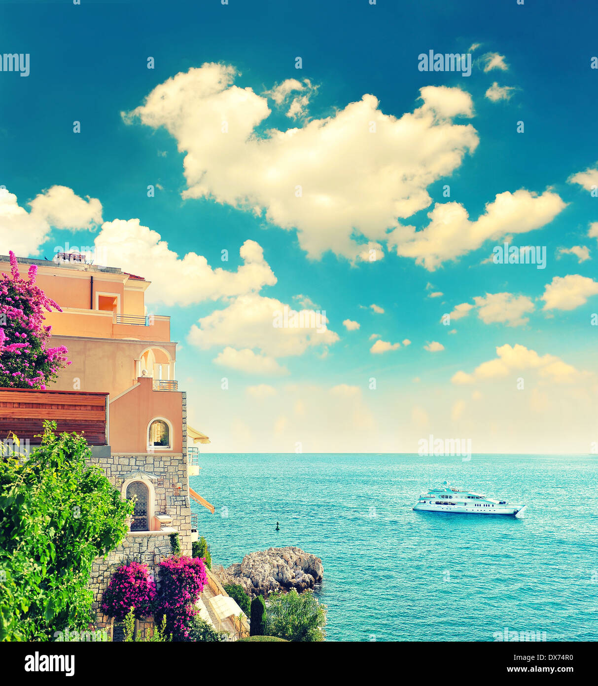 schönen mediterranen Strand Landschaft, Provence, Côte d ' Azur, Frankreich in der Nähe von Nizza und Monaco. Retro-Stil Bild Stockfoto