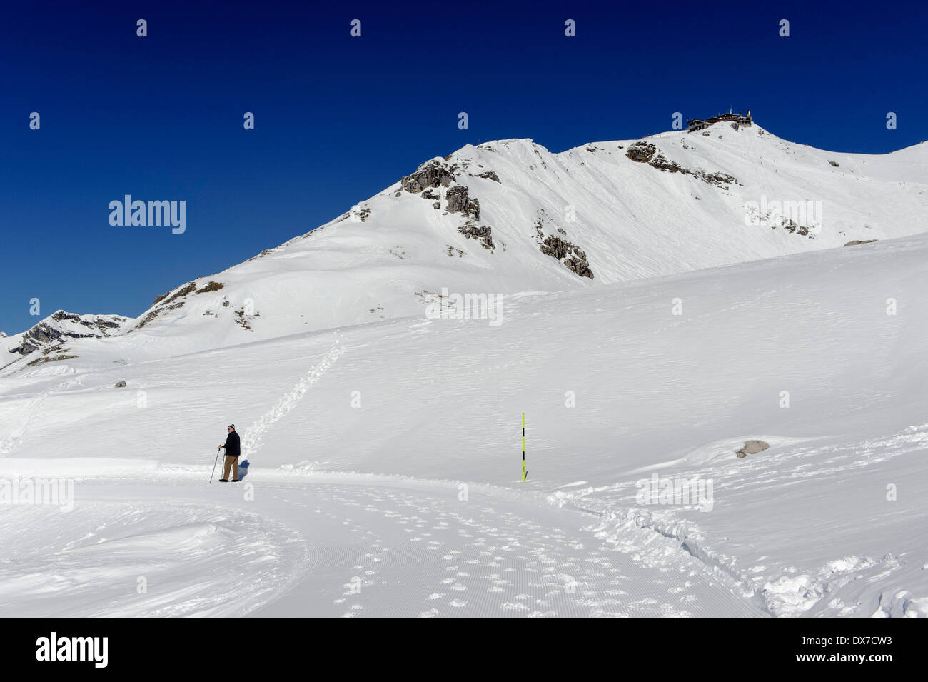 Winterwanderweg in der Nähe von Hillstation Höfatsblick, Mt.Nebelhorn in der Nähe von Oberstdorf, Allgäu, Bayern, Deutschland Stockfoto