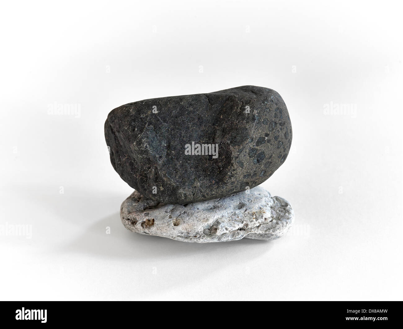 Meer und Feld Steinen - eine zufällige Komposition aus Meer Steinen und Steinen aus den Bereichen Stockfoto