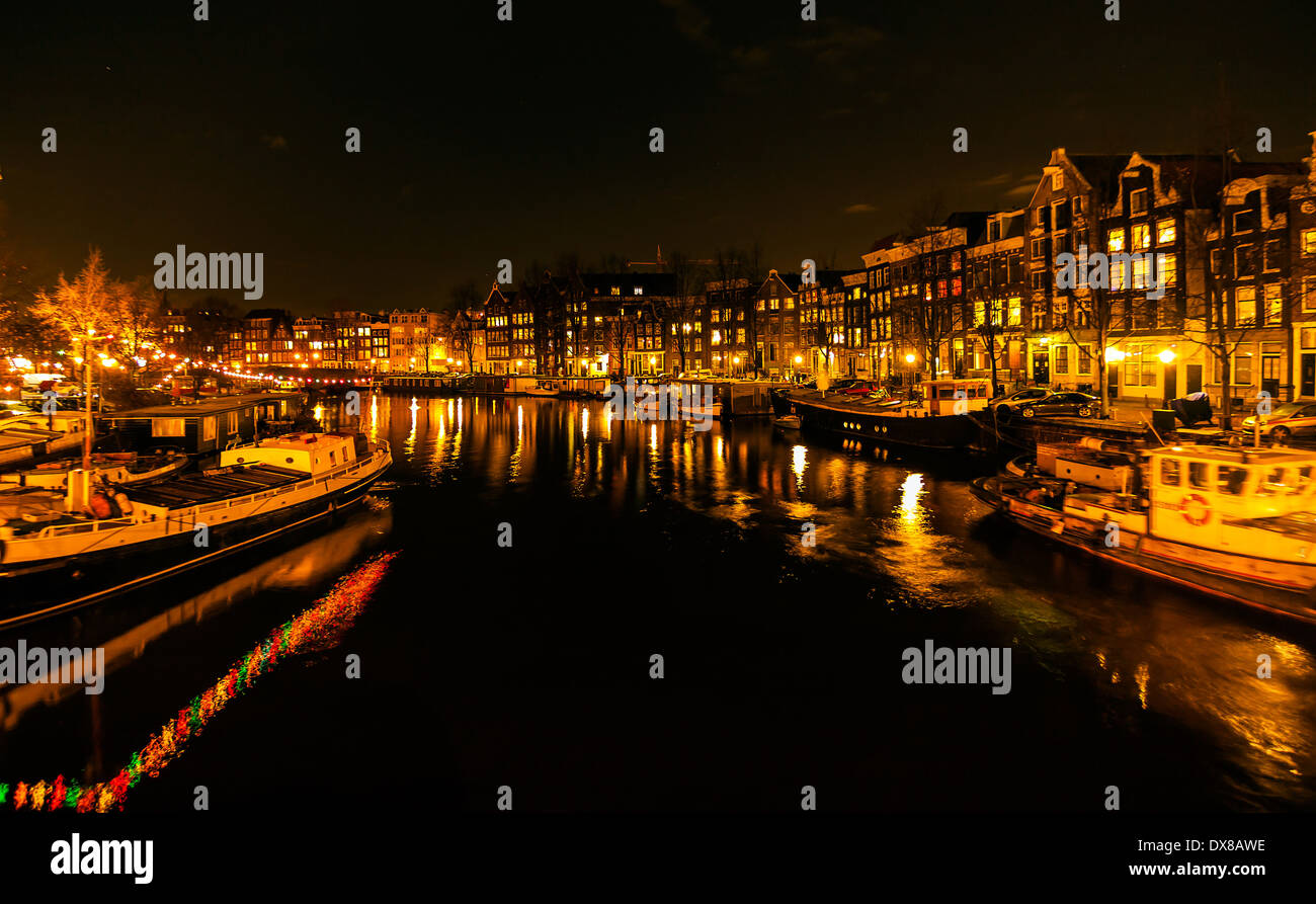 Amsterdam-Waalseilandsgracht in der Nacht Stockfoto