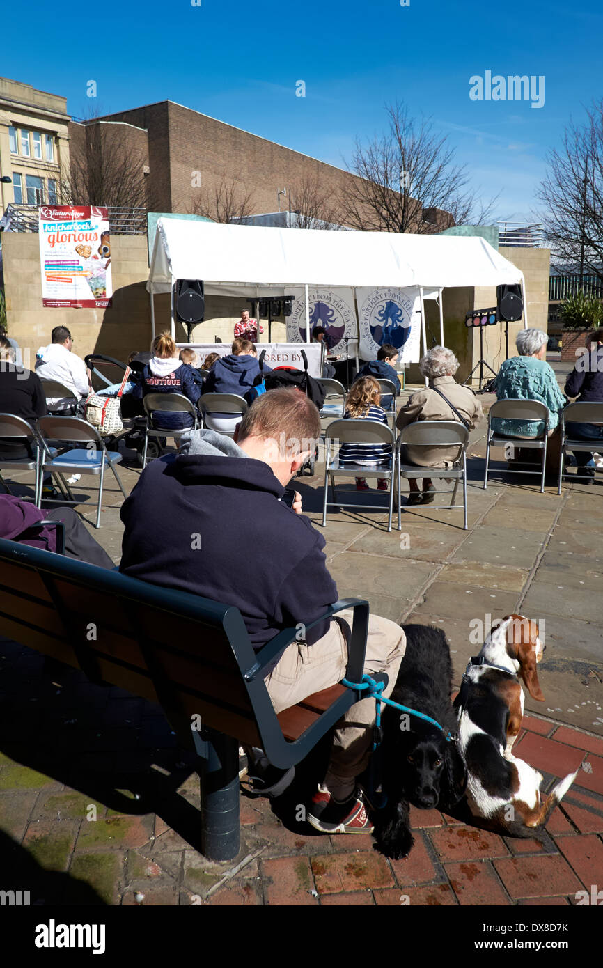 Marktplatz-Derby ein open Air Konzert am weitesten von der Meer-Aktionen England uk gesponsert Stockfoto