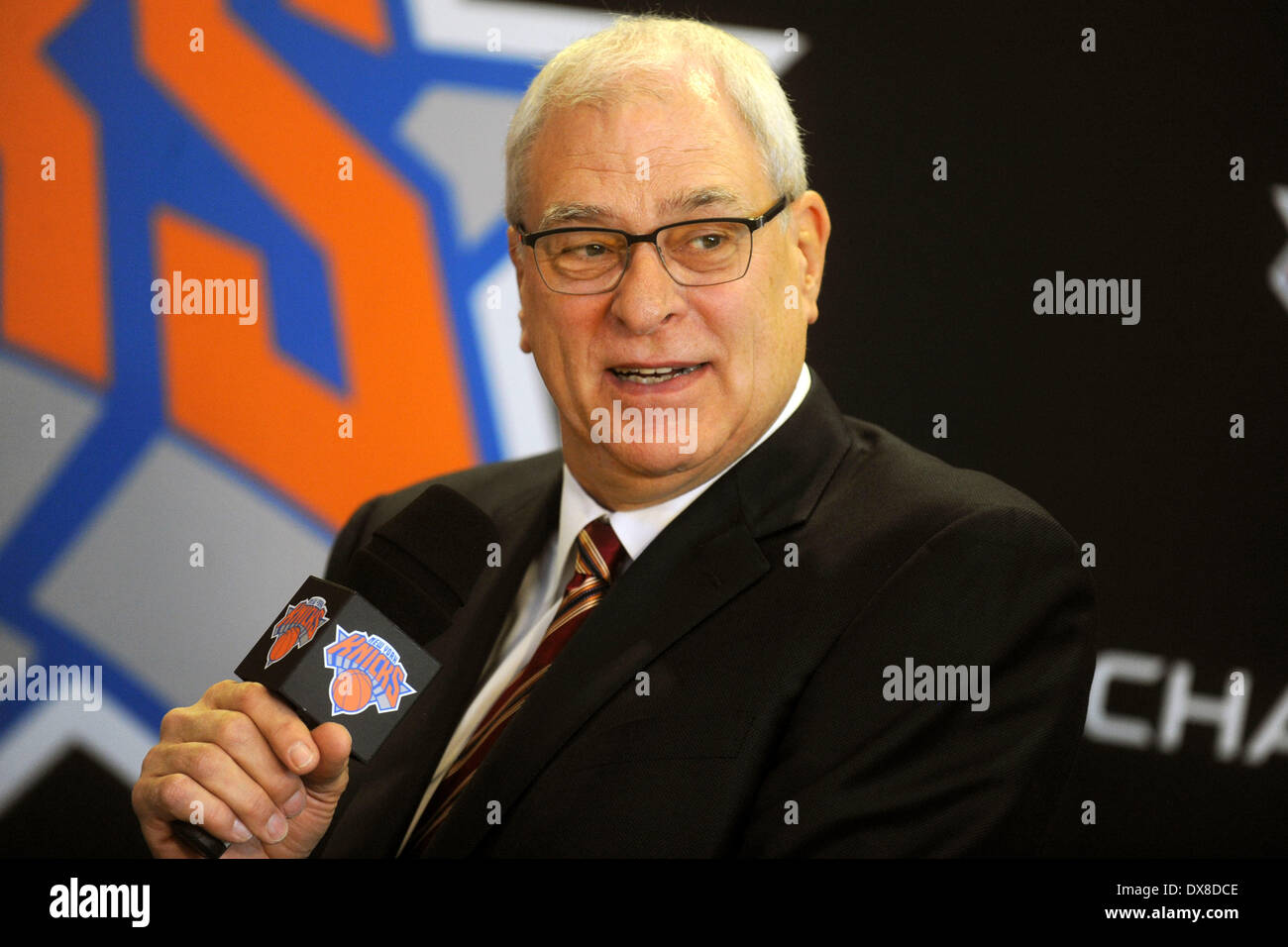 Phil Jackson besucht New York Knicks Pressekonferenz zur Ankündigung Phil Jackson als Präsident im Madison Square Garden in New York City am 18. März 2014 team © Dpa picture-Alliance/Alamy Live News Stockfoto